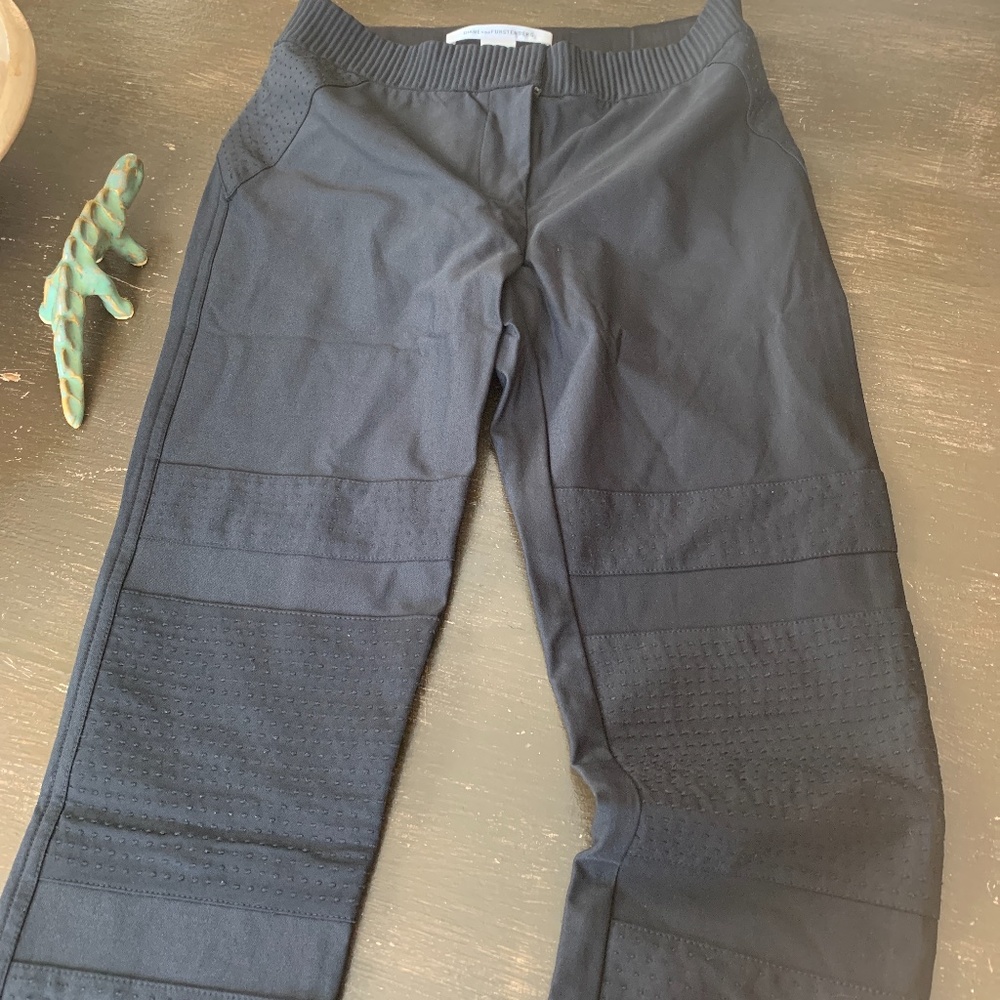 Diane Von furstenberg stretch leggings/ pants. Never worn. Retail 268